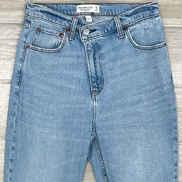 Abercrombie & Fitch The ‘90s Slim Straight Ultra High Rise Asymmetrical Jeans - Picture 6 of 15